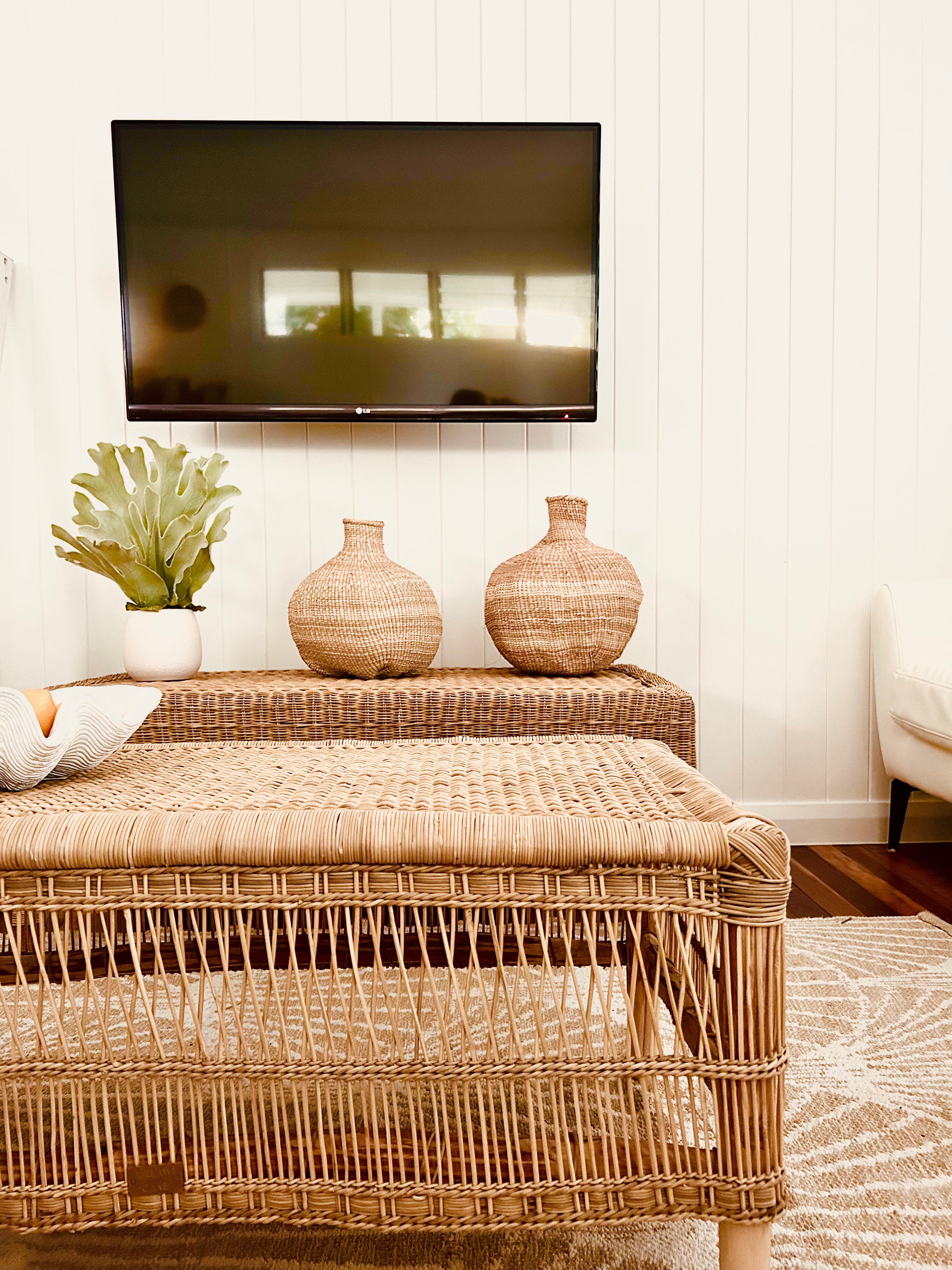Traditional Open-Weave Coffee Table/Bench
