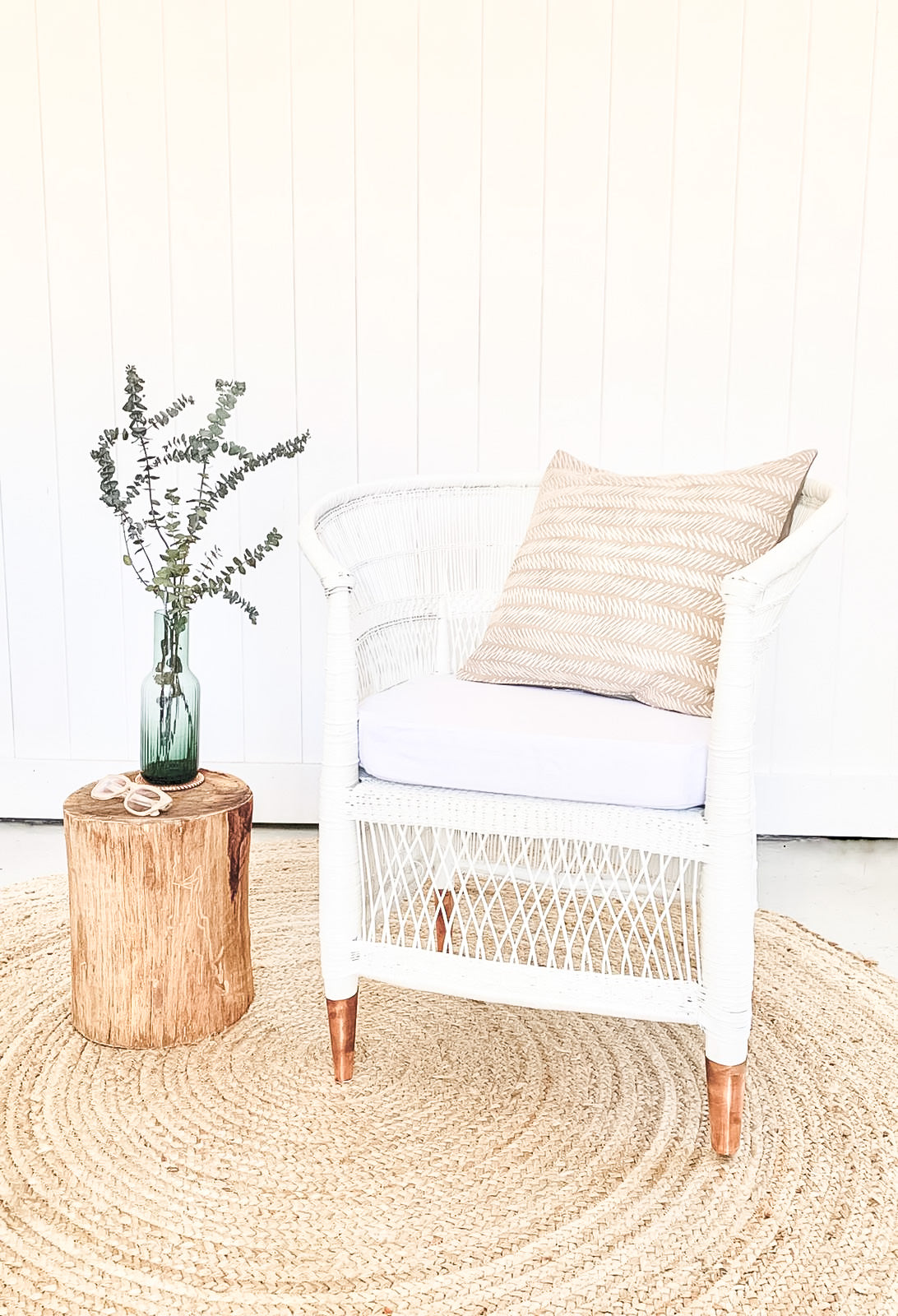 Traditional 1-seater Malawi Cane Chair with Brass Feet
