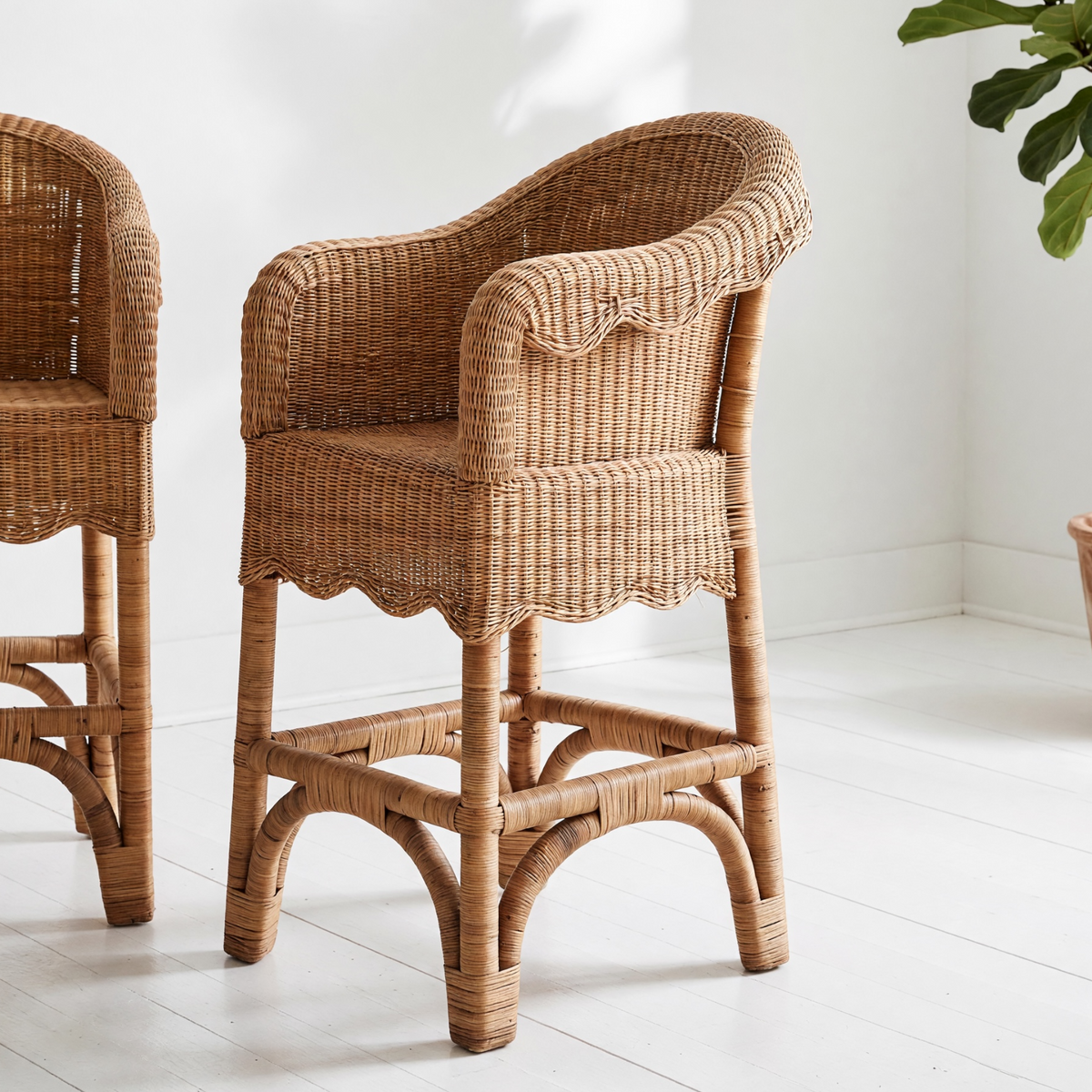 Classic Scalloped Bar Stool