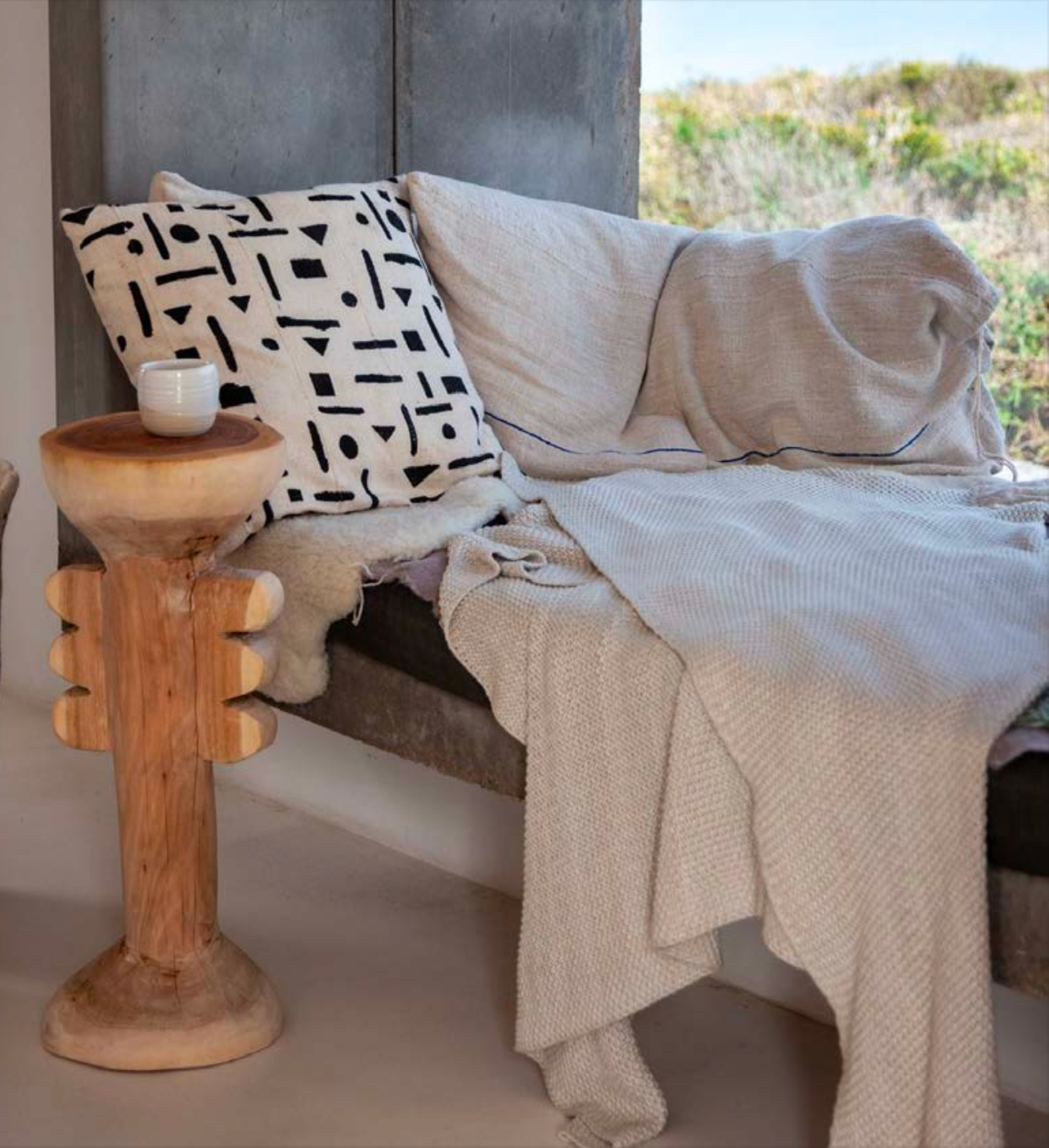 Simbiti Drink Stand/Bedside Stool