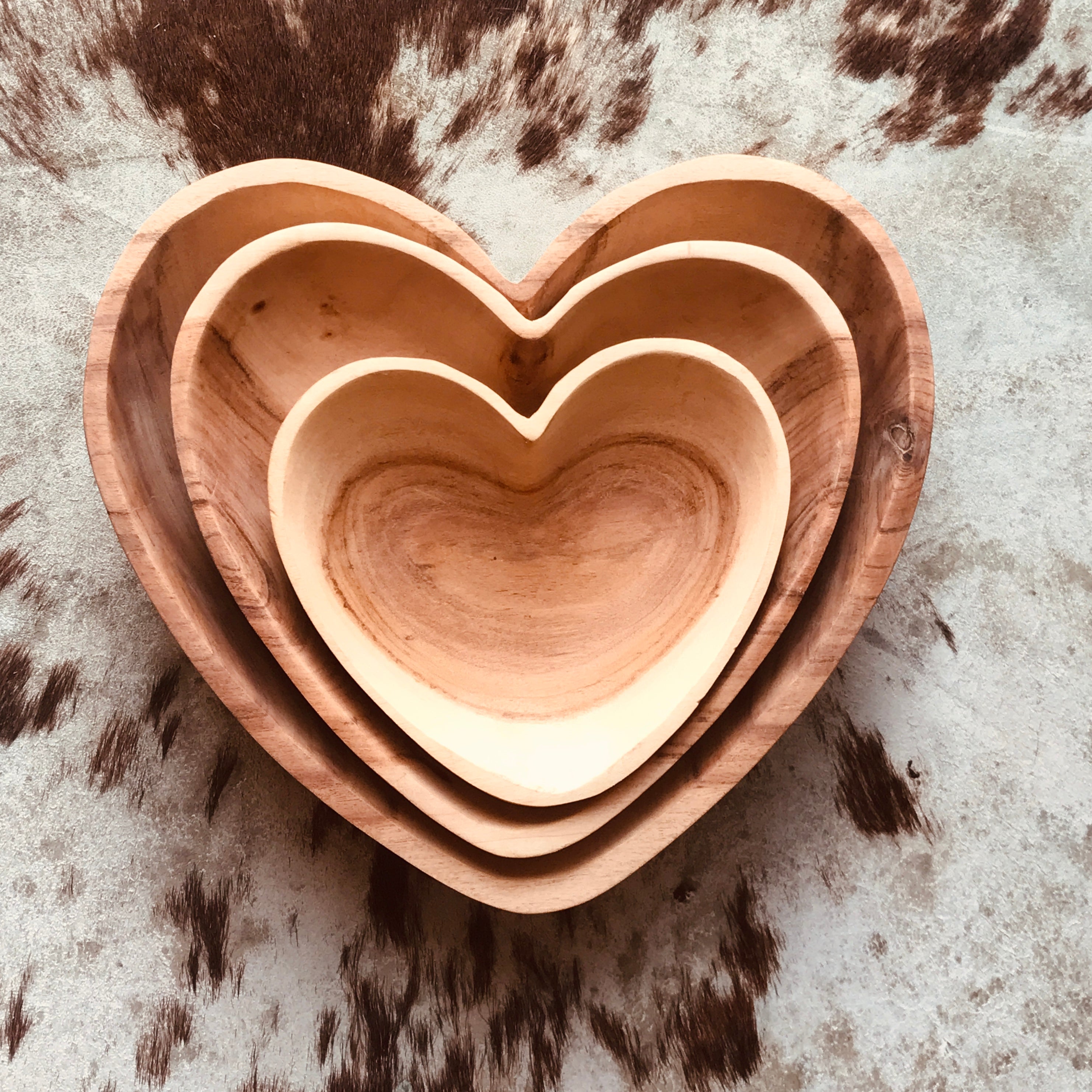 wooden stackable heart shaped serving bowls