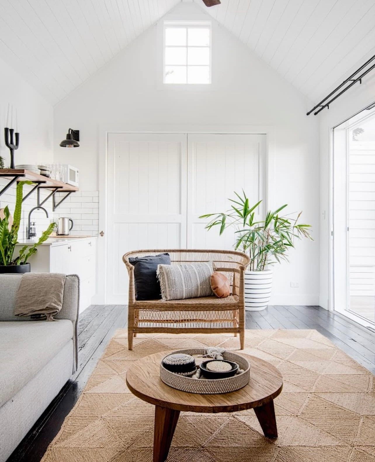 Traditional 2-seater Malawi Cane Lounge Chair