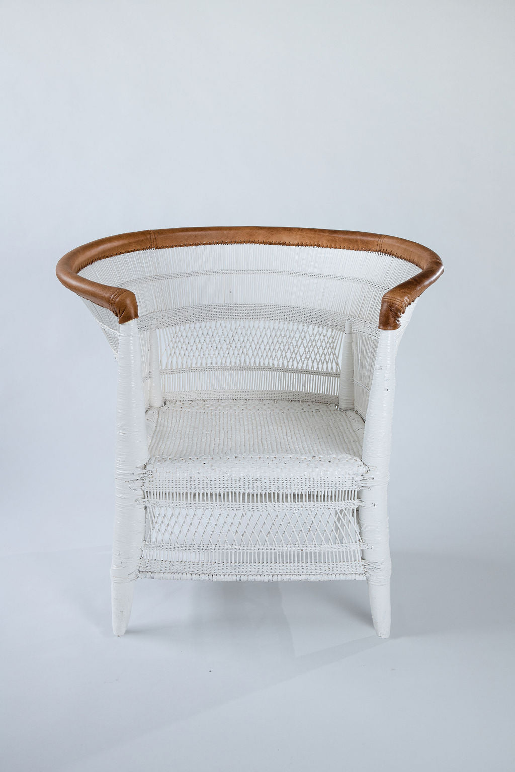 Traditional 1-seater Malawi Cane Chair with Leather Trim