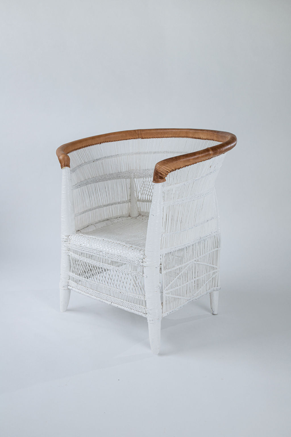 Traditional 1-seater Malawi Cane Chair with Leather Trim