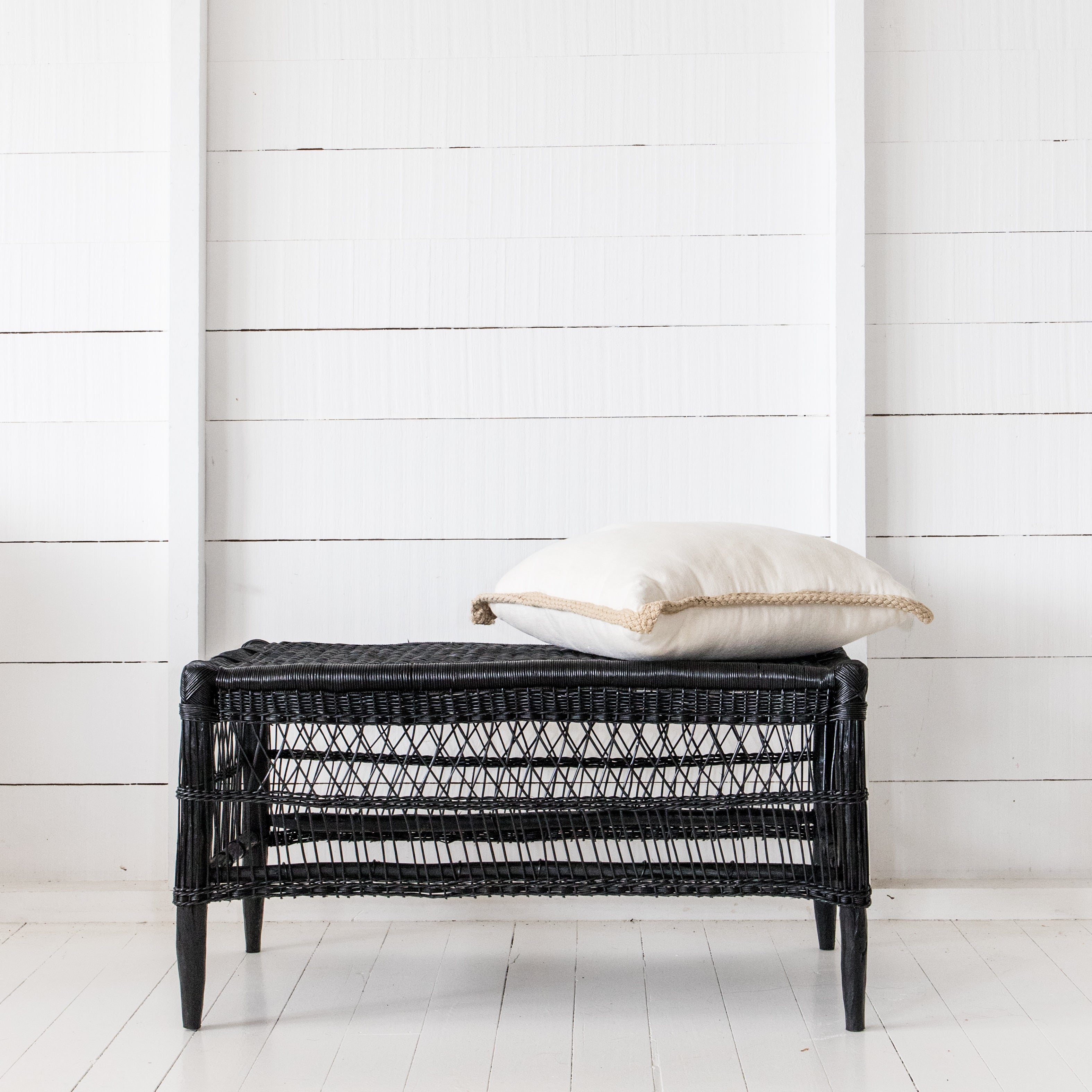traditional open-weave coffee table/bench black