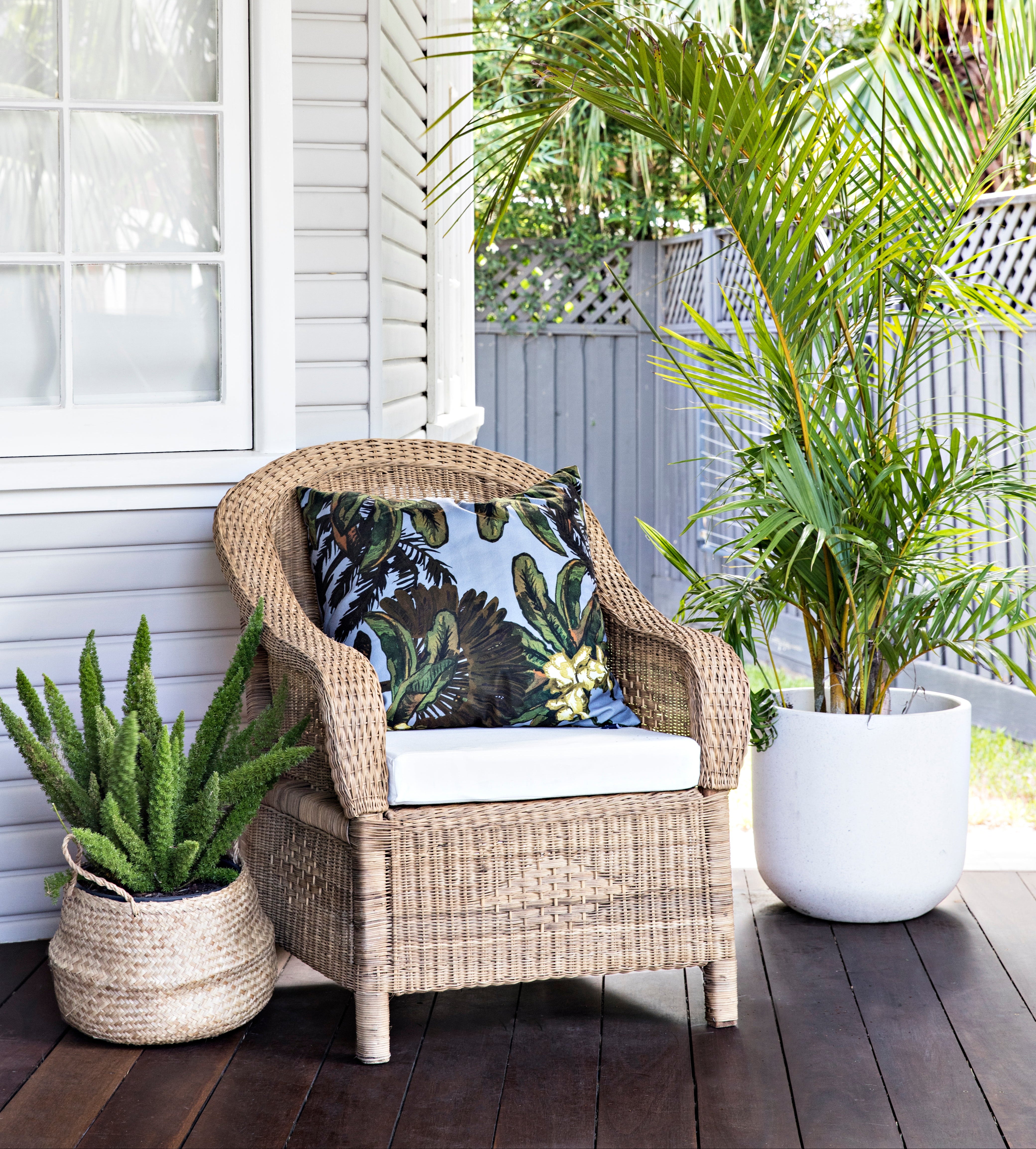 Classic 1-seater cane chair on an alfresco verandah
