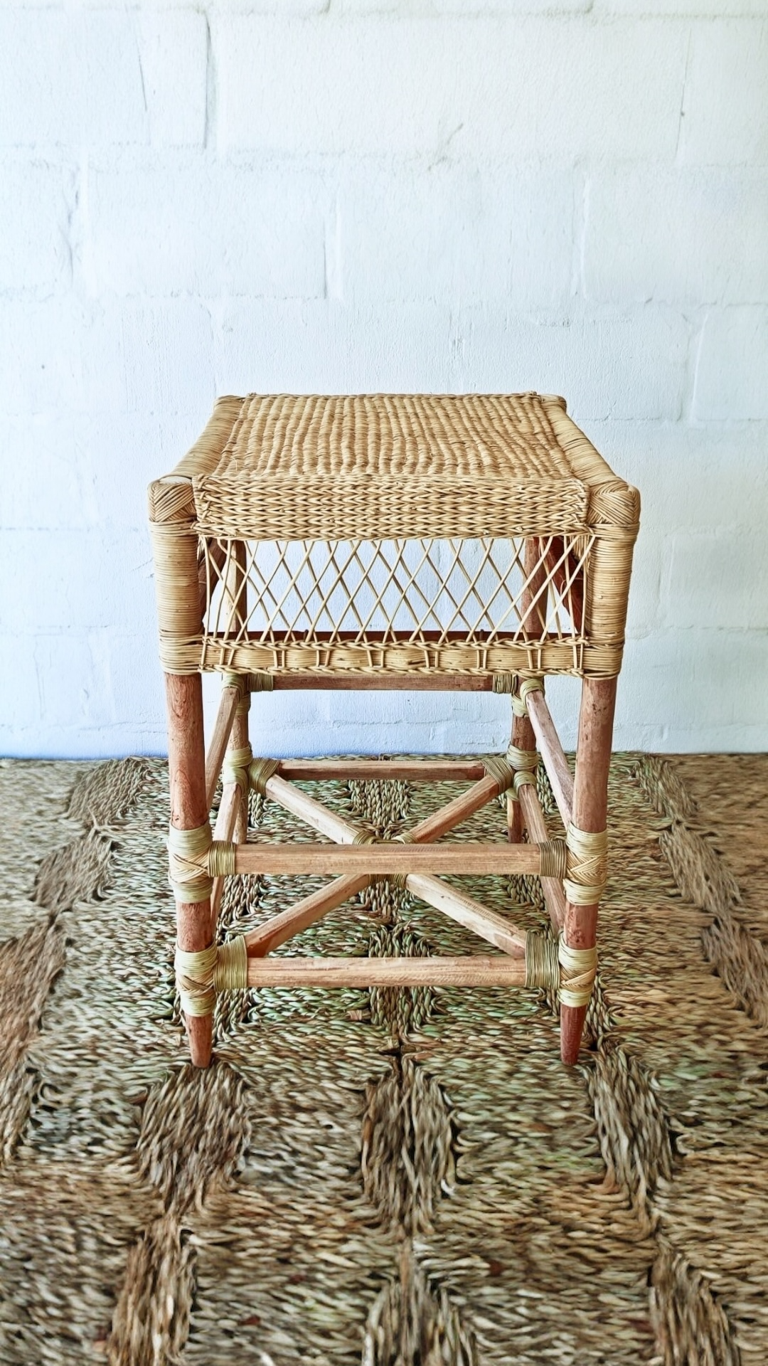 Wezi Backless Kitchen Stool - Exclusive Design