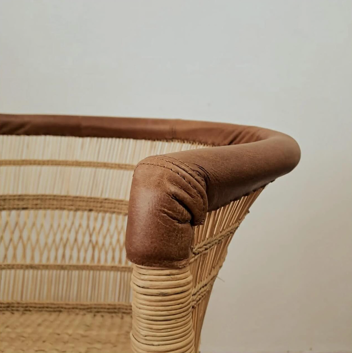 Traditional 1-seater Malawi Cane Chair with Leather Trim