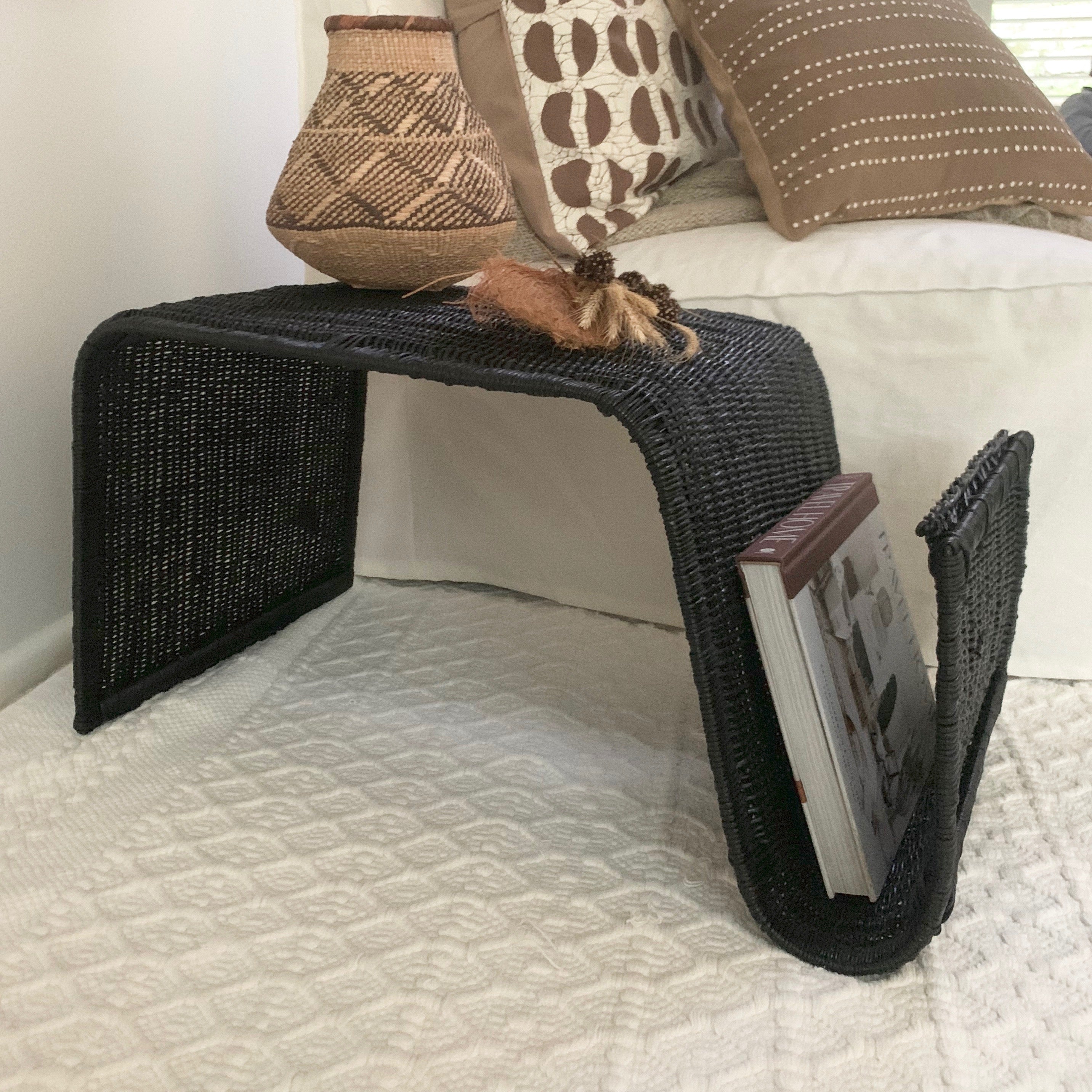 wave side table / magazine rack