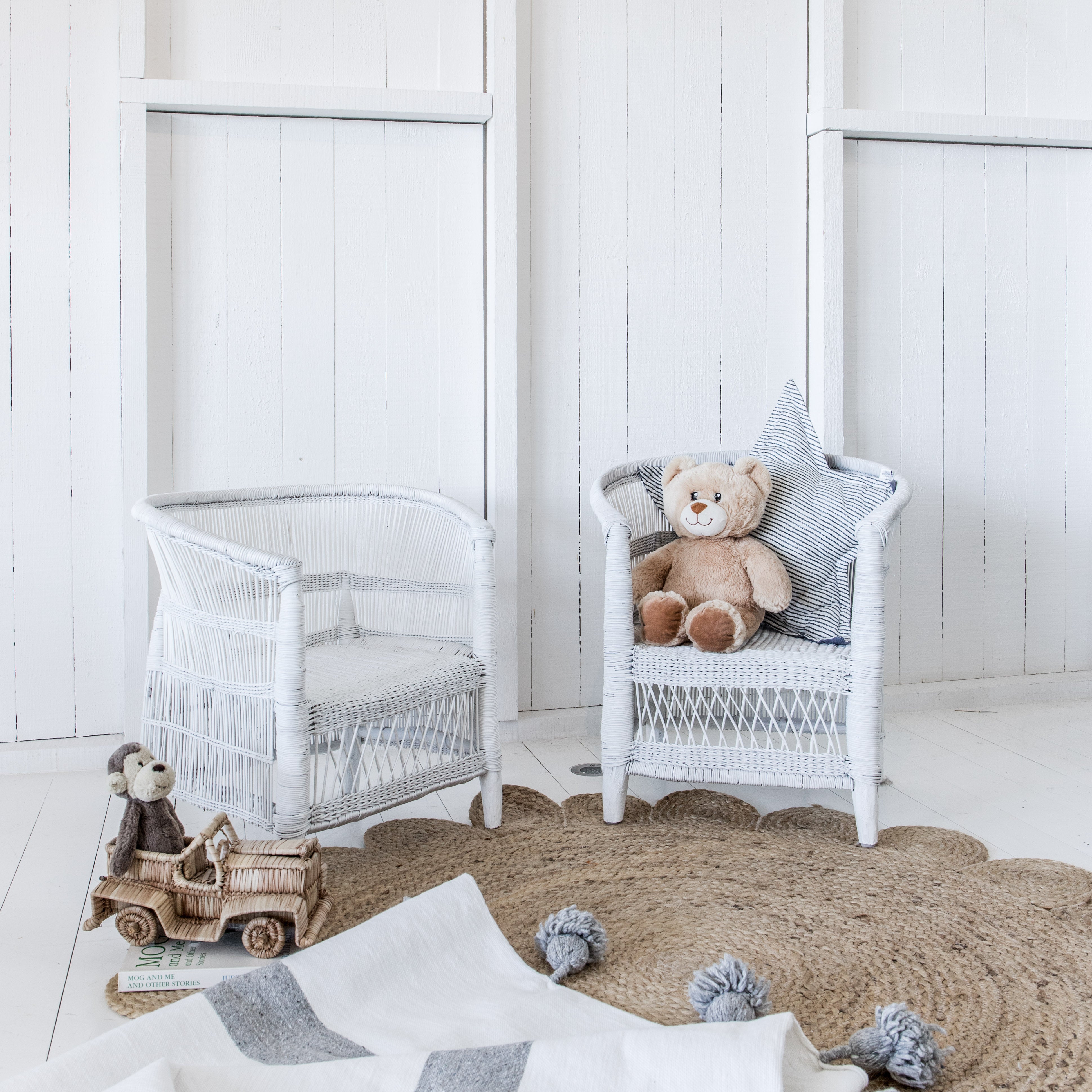 traditional children's 1-seater white