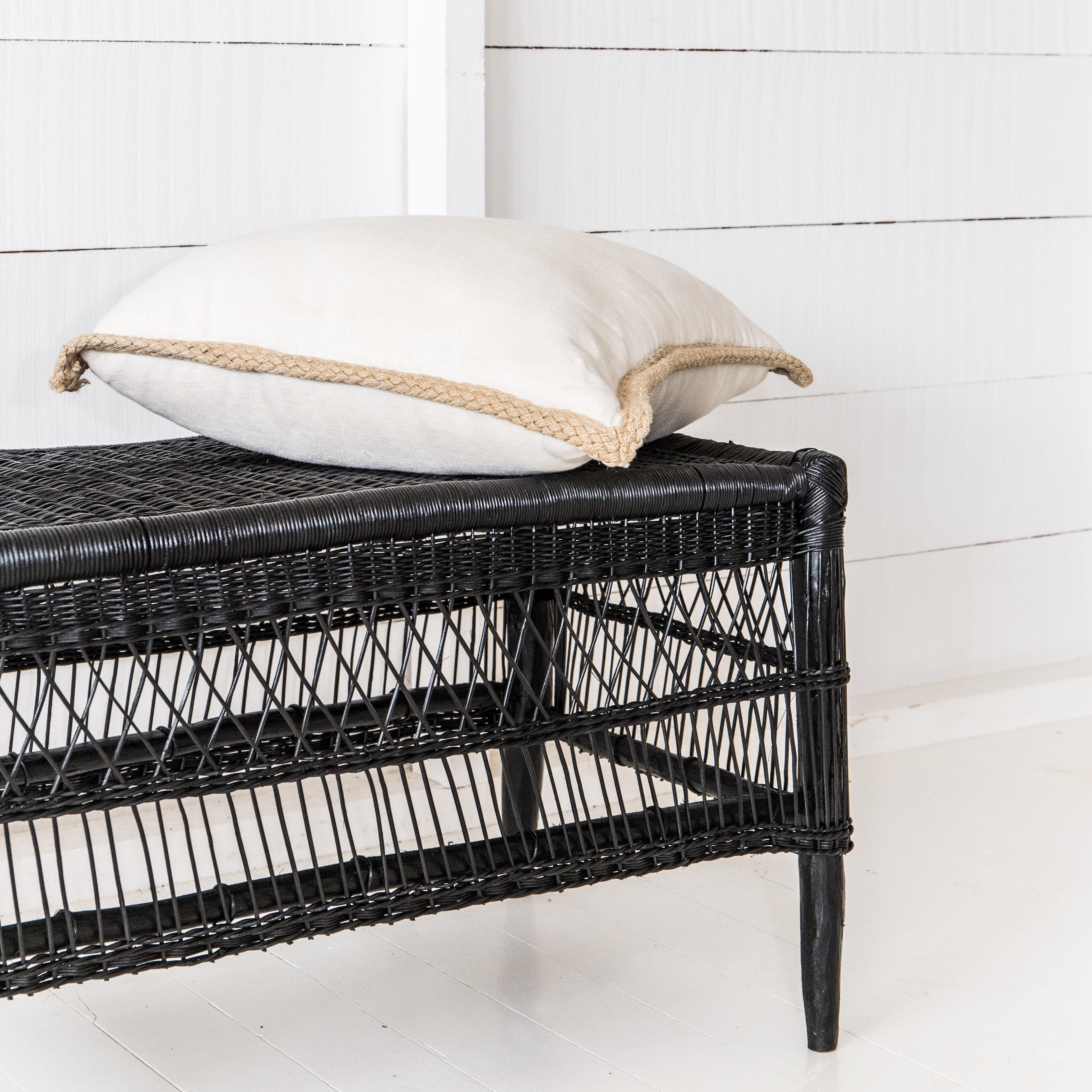 traditional open-weave coffee table/bench