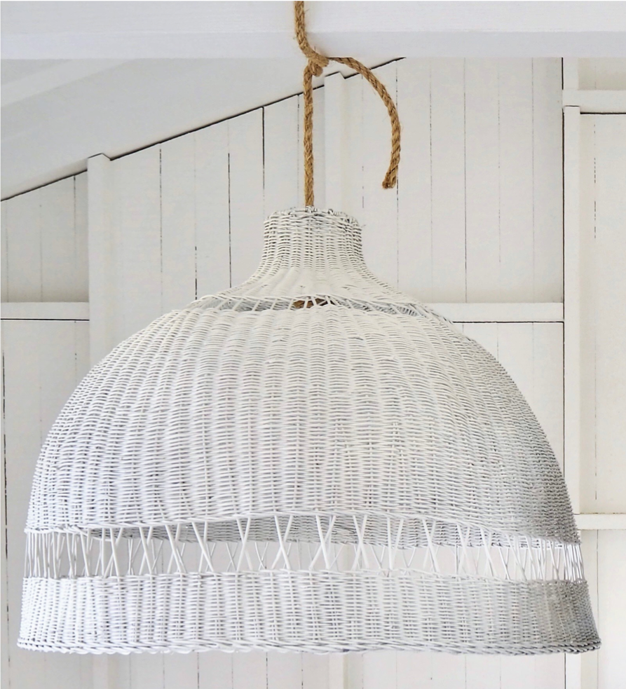 traditional pendant light white / medium